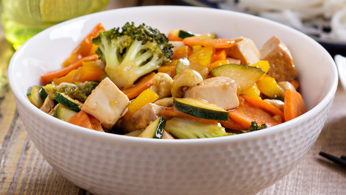 Tofu, broccoli and cashew stir fry